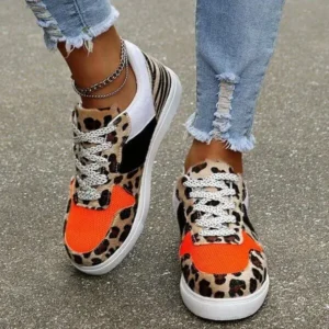 Komkoy Fashionable Round Toe Lace-Up Sneakers